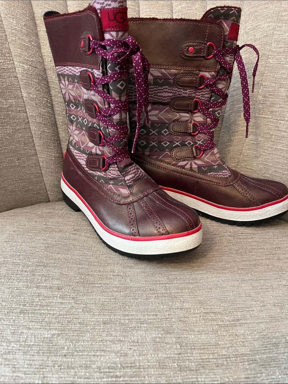 UGG Womens Baroness duck boots in Sugar Plum Nordic Colorway sz 6